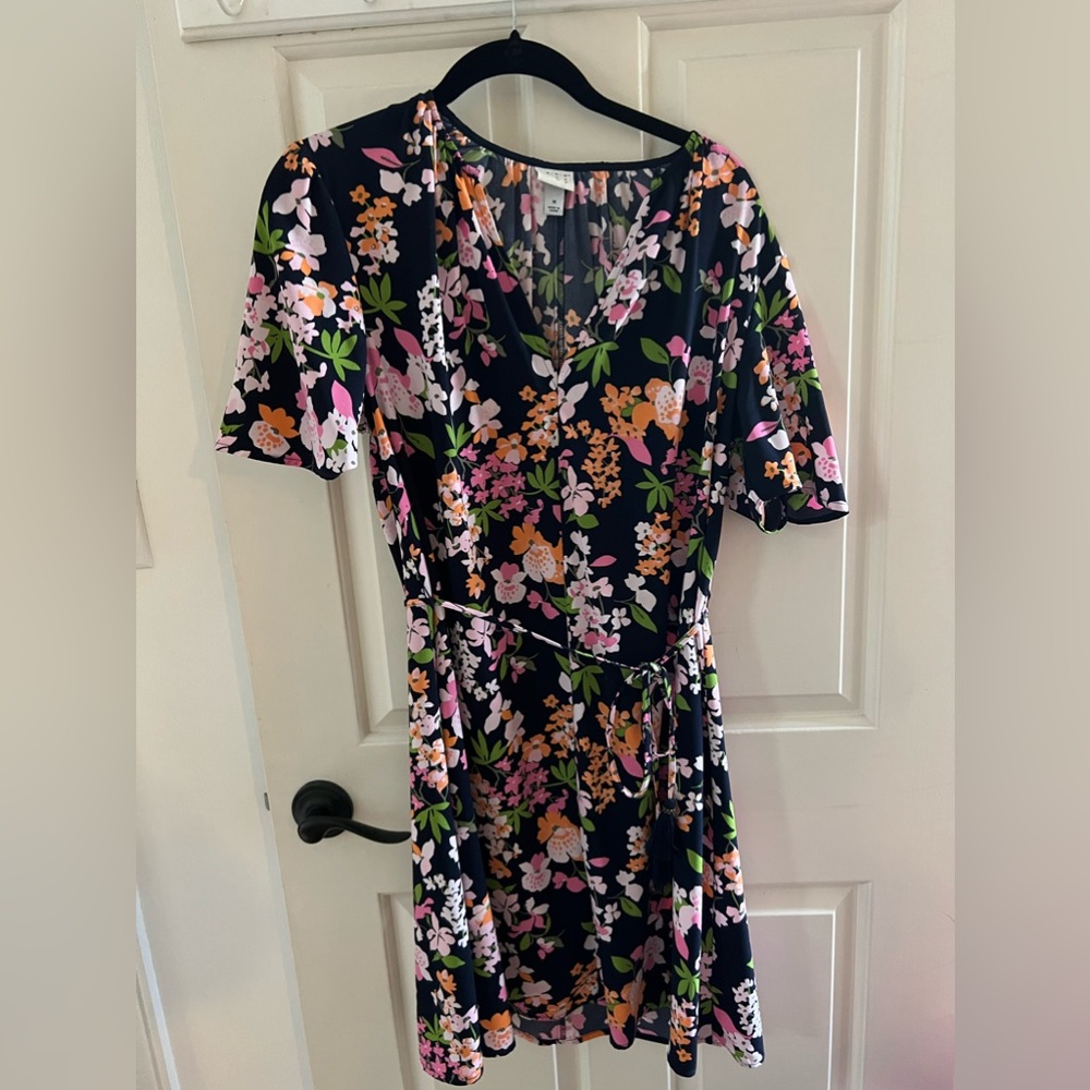 Cute navy floral short sleeve dress with clinch waist